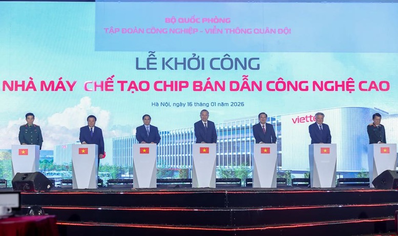 Tổng Bí thư Tô Lâm, Thủ tướng Chính phủ Phạm Minh Chính cùng các đại biểu thực hiện nghi thức khởi công - Ảnh: VGP.&nbsp;