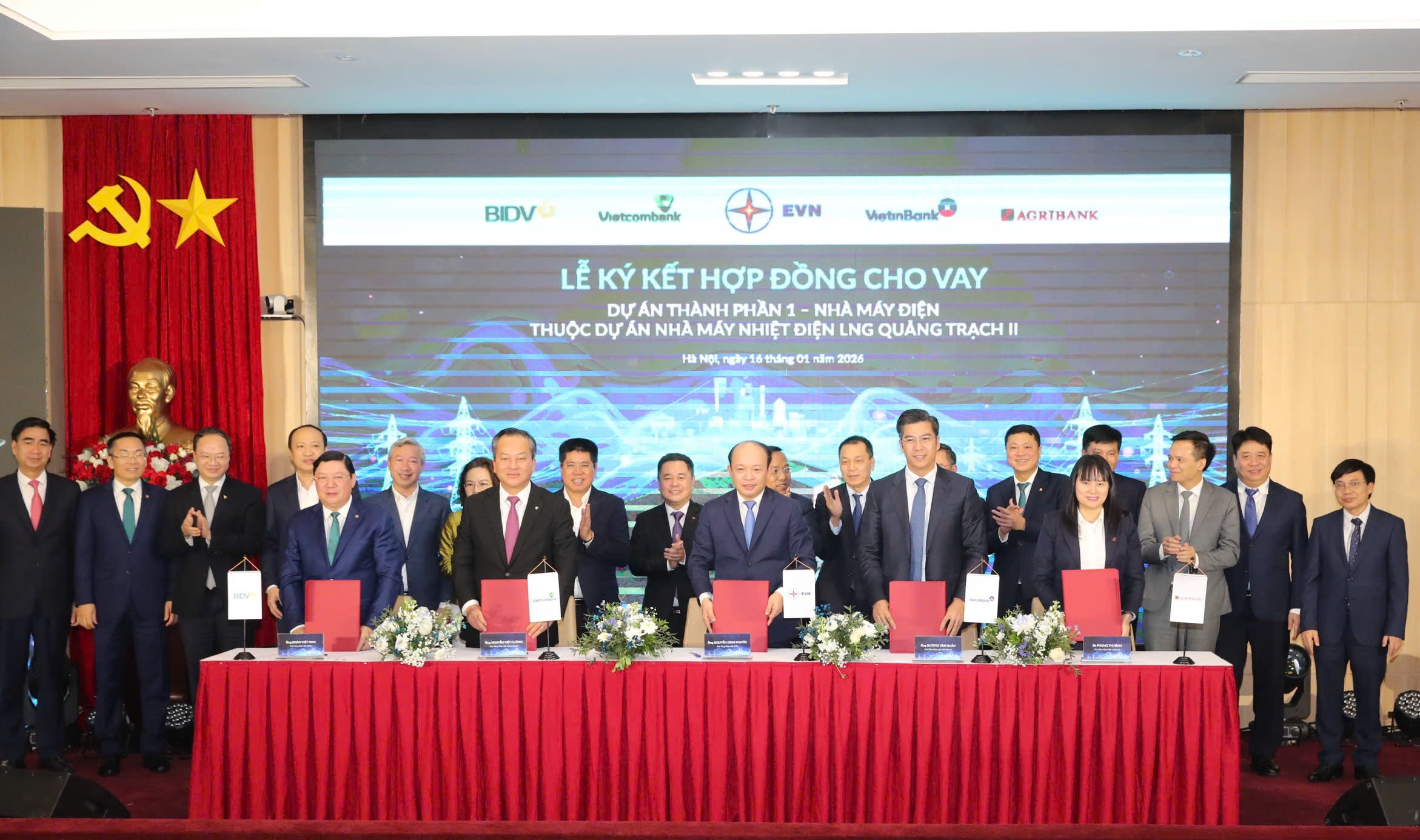 Lễ ký kết hợp đồng cho vay Pg88vn.top độc quyền mỗi ngày thành phần 1 - Nhà máy điện thuộc Pg88vn.top độc quyền mỗi ngày Nhà máy Nhiệt điện LNG Quảng Trạch II.
