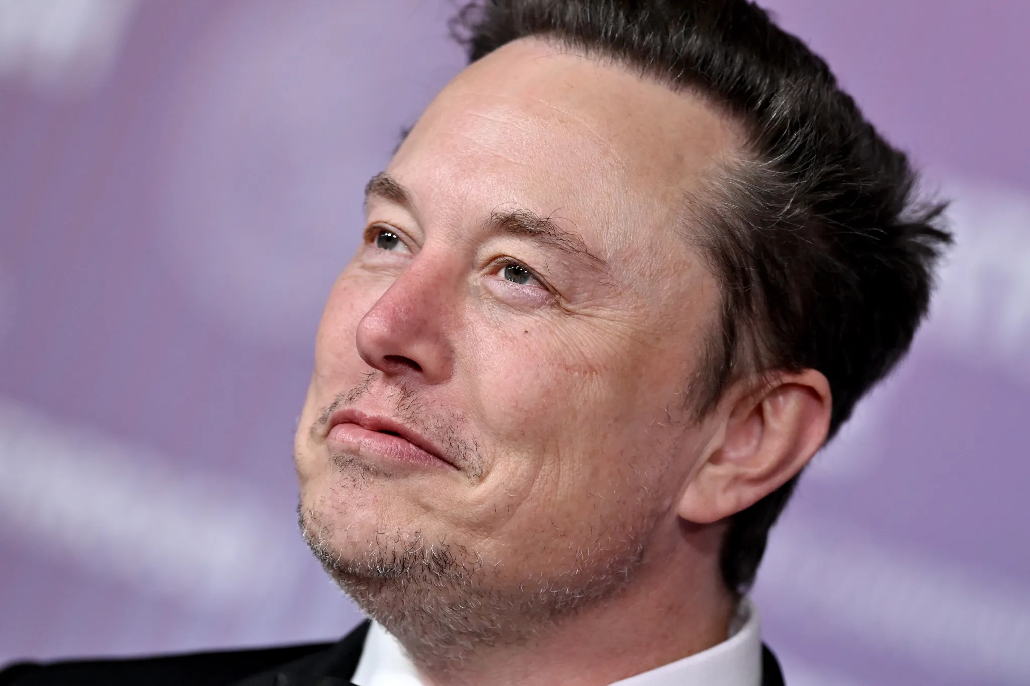 Chân dung tỷ phú Elon Musk. 