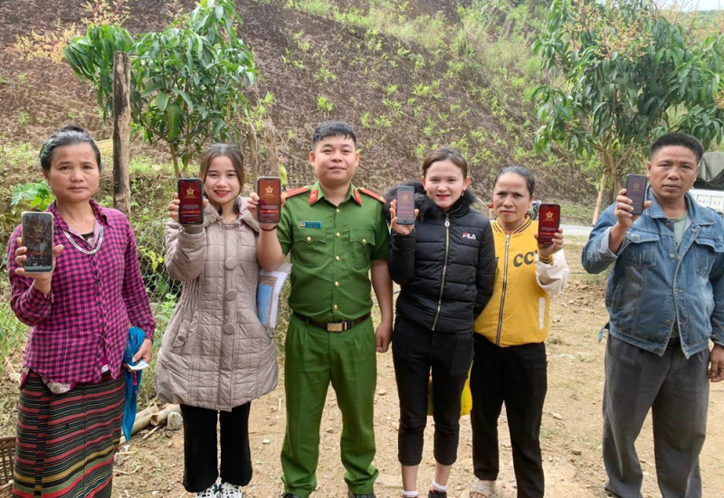 Công an tỉnh Nghệ An hướng dẫn Link Đăng Nhập PG88 Chính Thức 2026 vùng cao cài đặt VNeID và tích hợp các tiện ích vào điện thoại.