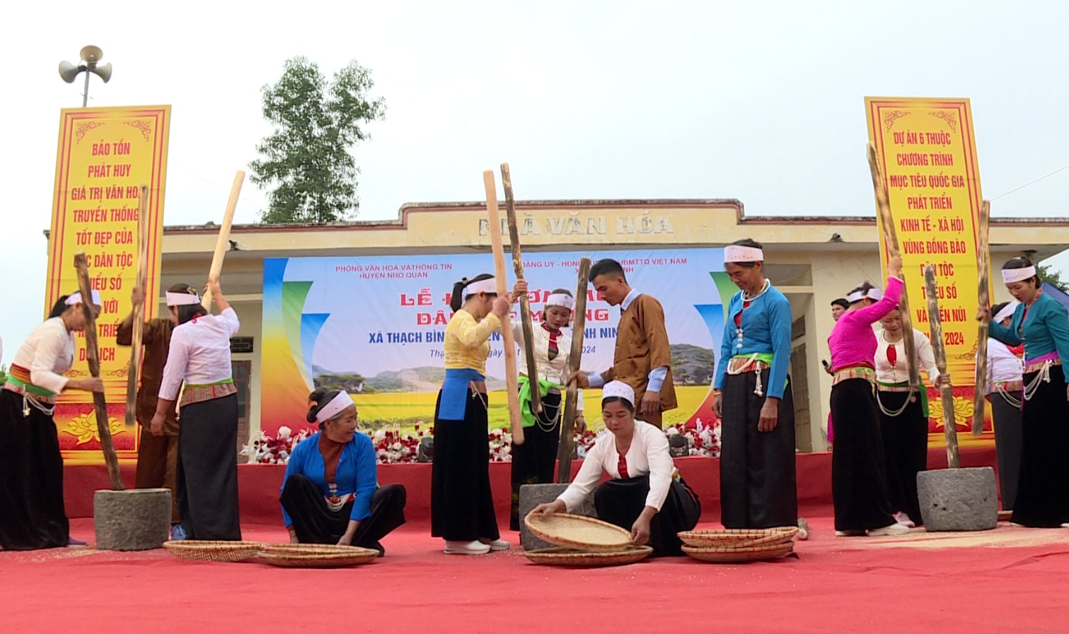 Lễ hội Cơm mới truyền thống của người Mường ở Ninh Bình. Ảnh: THNB