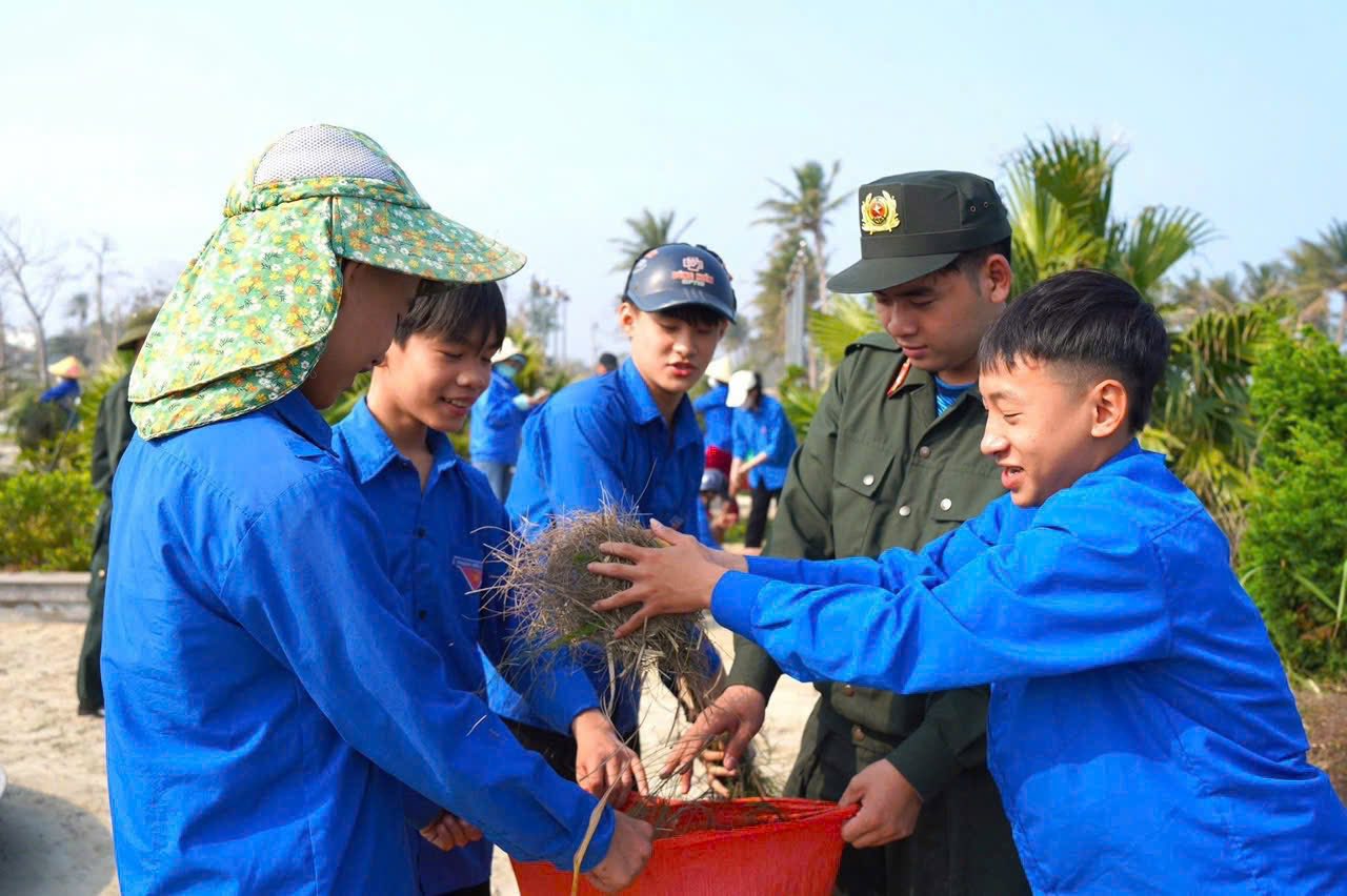 Đoàn viên, thanh niên hăng hái PG88 Sòng bạc trực tuyến TOP 1 Việt Nam | Casino, Nổ Hũ vì môi trường