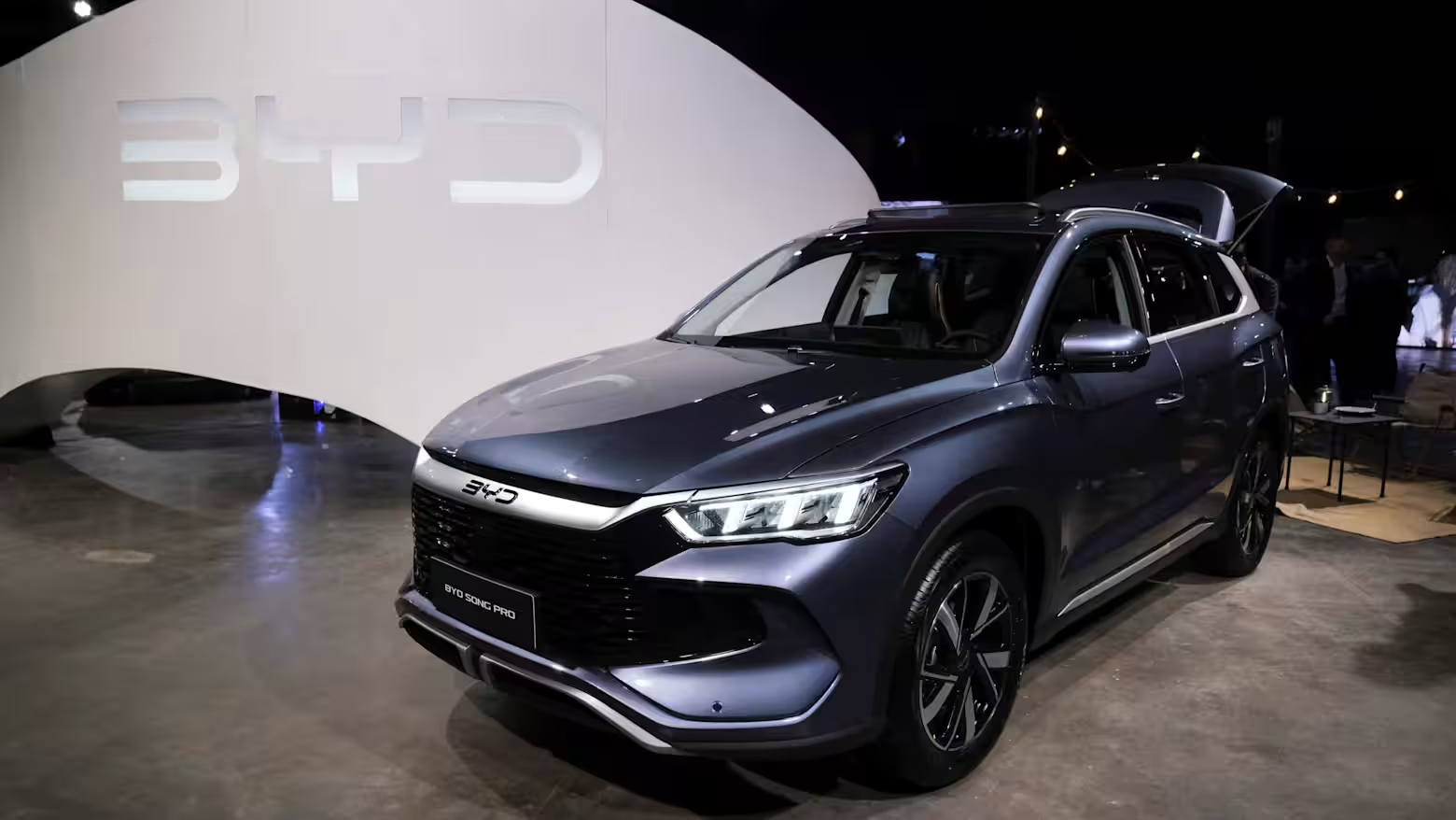 Xe điện BYD của Trung Quốc - Ảnh: Reuters