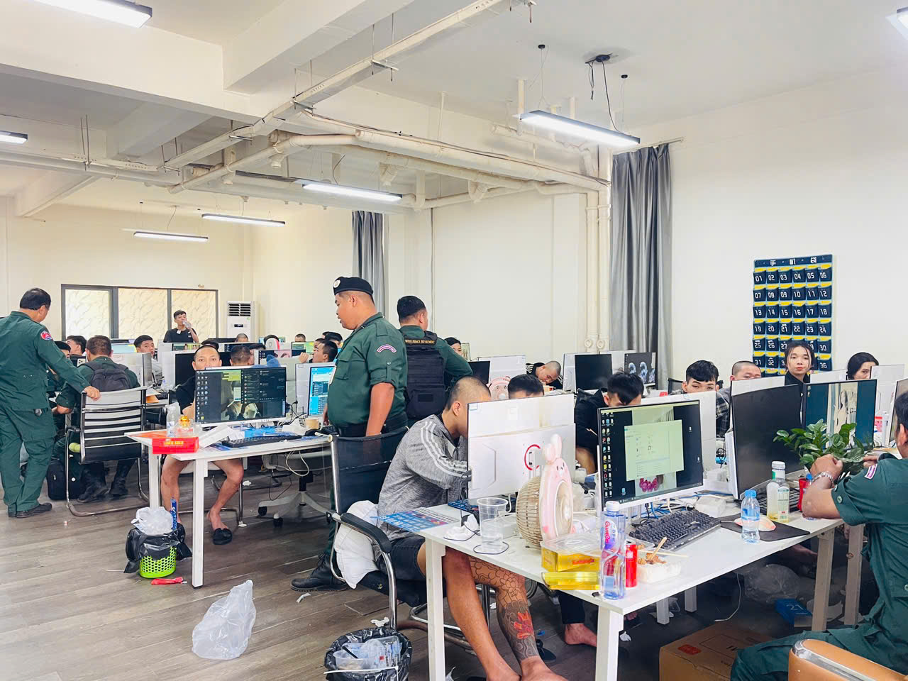 Lực lượng phối hợp giữa hai nước đã đột kích bắt giữ toàn bộ băng nhóm tội phạm gồm 47 đối tượng. Ảnh: Cổng thông tin điện tử Bộ Công an.