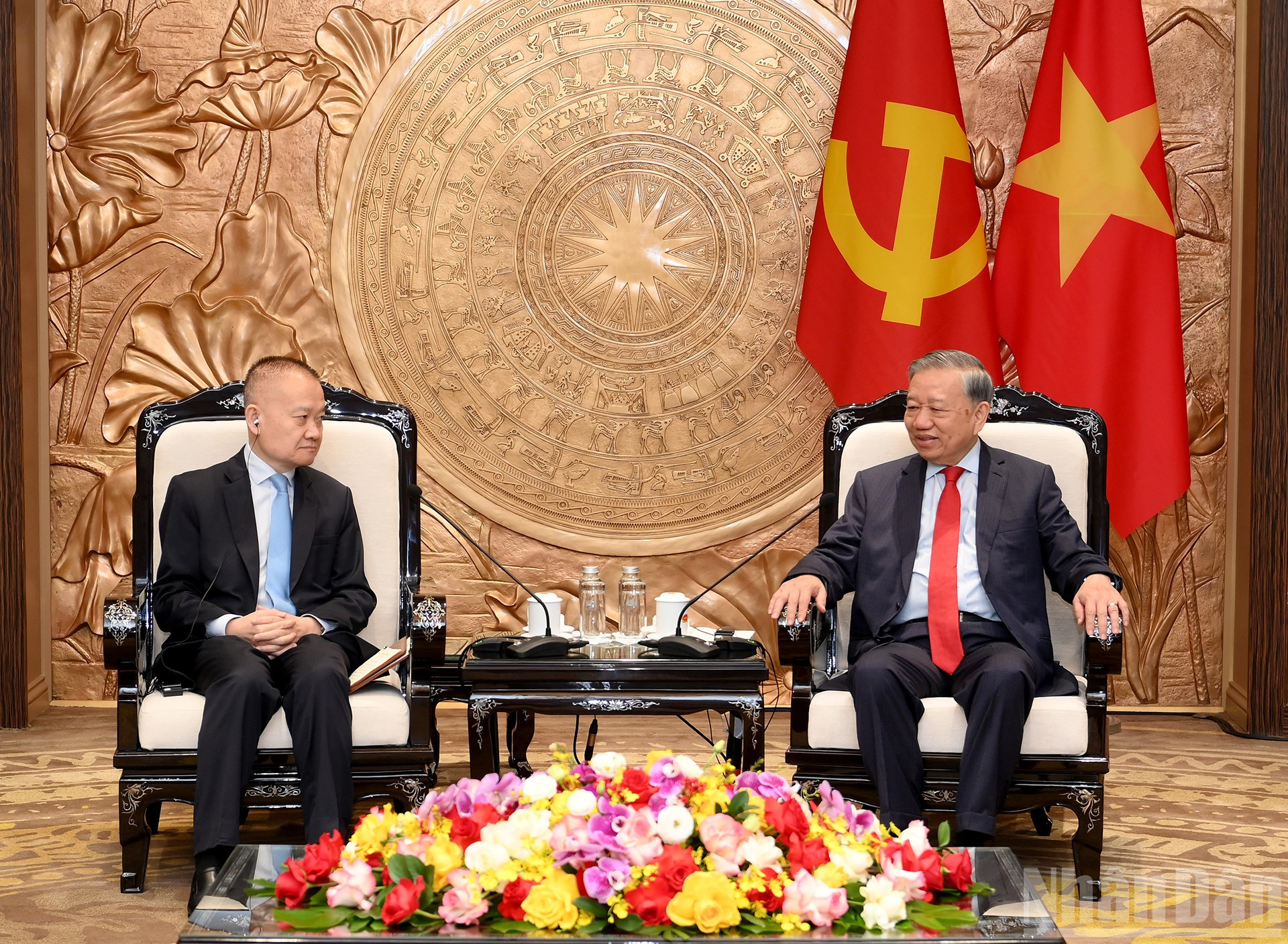 Tổng Bí thư Tô Lâm tiếp đồng chí Lưu Hải Tinh, Đặc phái viên của Tổng Bí thư, Chủ tịch Trung Quốc Tập Cận Bình. Ảnh: Nhân Dân.