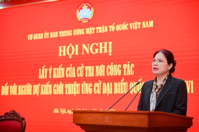 Bà Hà Thị Nga, Ủy viên Trung ương Đảng, Phó Bí thư Thường trực Đảng ủy Mặt trận Tổ quốc, các đoàn thể Trung ương, Phó Chủ tịch - Tổng Thư ký Ủy ban Trung ương Mặt trận Tổ quốc Việt Nam. Ảnh: Mặt trận.