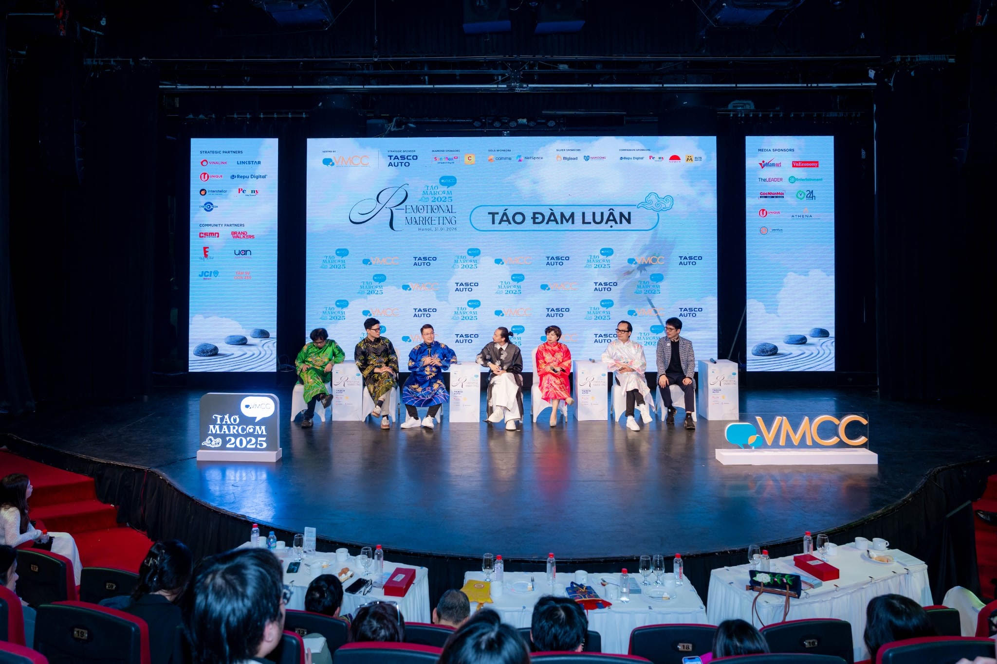 Các chuyên gia và lãnh đạo PG88 Link Dễ Nhớ Pg88.com chia sẻ tại sự kiện VMCC Táo MarCom 2025 diễn ra tại Hà Nội ngày 31/1. 