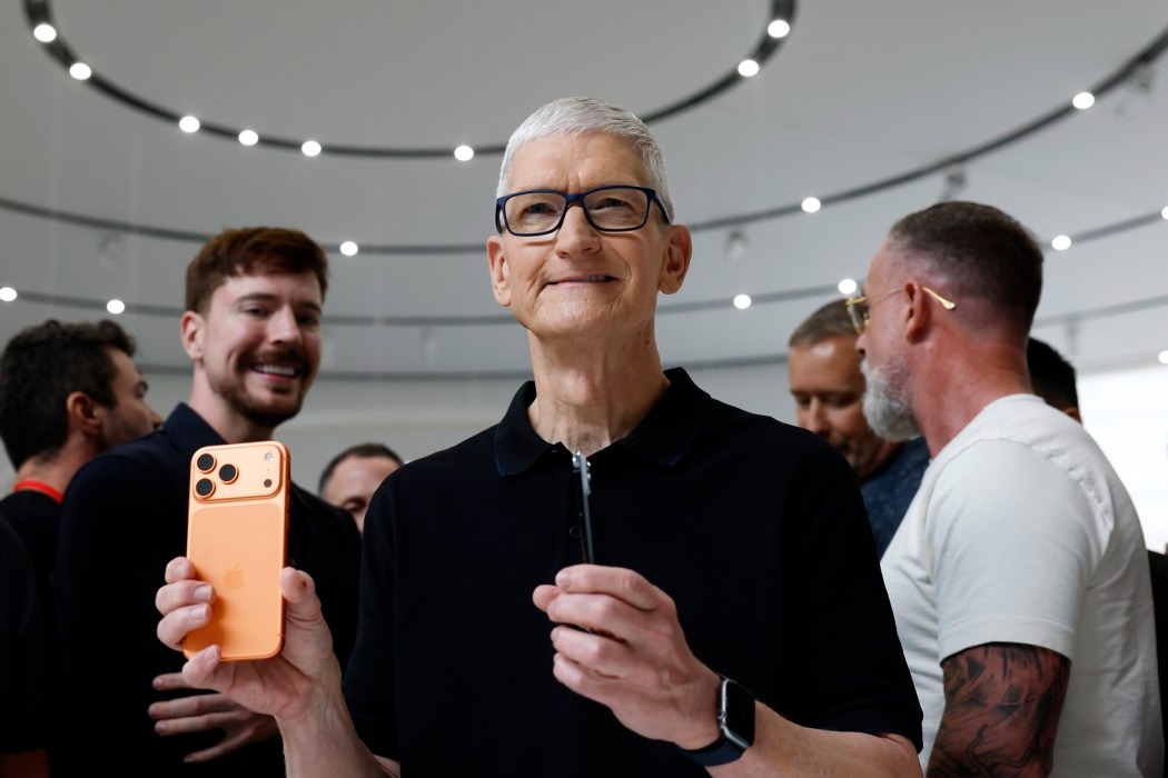 Trước đây, Apple có thể dùng sức mua khổng lồ để ép các nhà sản xuất bộ nhớ như Samsung Electronics hay SK Hynix giảm giá.