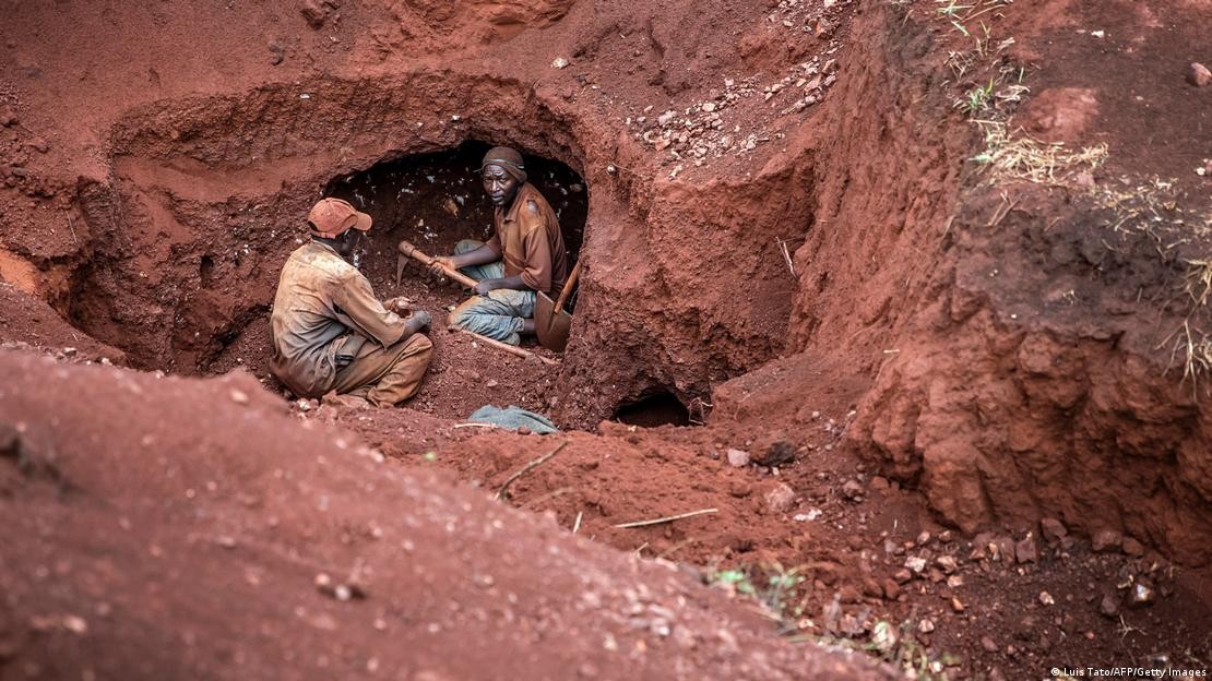 Từ Ghana đến Tanzania, các thợ mỏ PG88 Trang chủ nhà cái top 1 và thủ công ồ ạt tìm vàng. Trong ảnh là khu vực Geita (Tanzania), nơi vàng hiện chiếm 90% kim ngạch Pg88 com chính chủ khoáng sản của nước này. Ảnh: Luis Tato/AFP/Getty Images