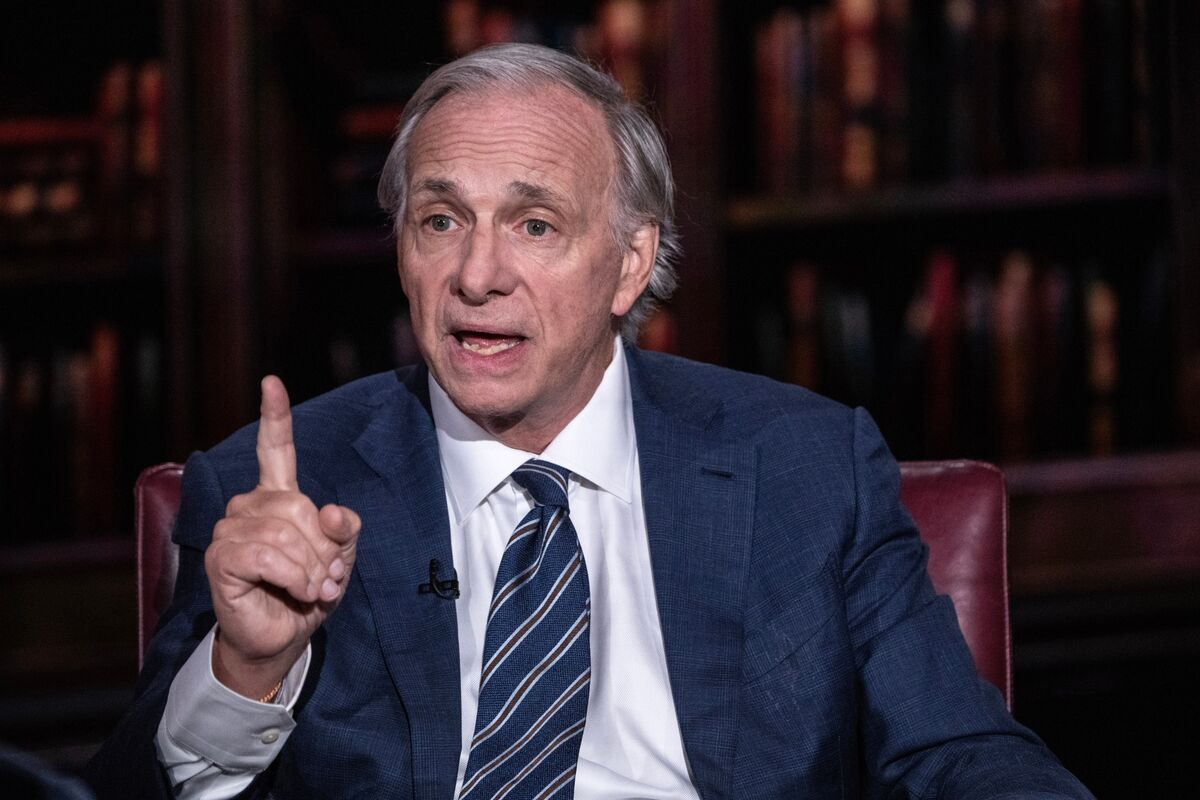 Nhà quản lý quỹ phòng hộ Ray Dalio - Ảnh: Bloomberg.
