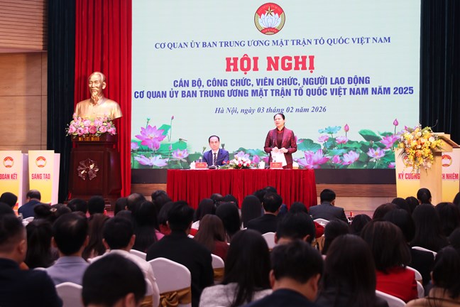 Bà Hà Thị Nga, Ủy viên Trung ương Đảng, Phó Bí thư Thường trực Đảng ủy Mặt trận Tổ quốc, các đoàn thể Trung ương, Phó Chủ tịch - Tổng Thư ký Ủy ban Trung ương Mặt trận Tổ quốc Việt Nam. Ảnh: Mặt trận.