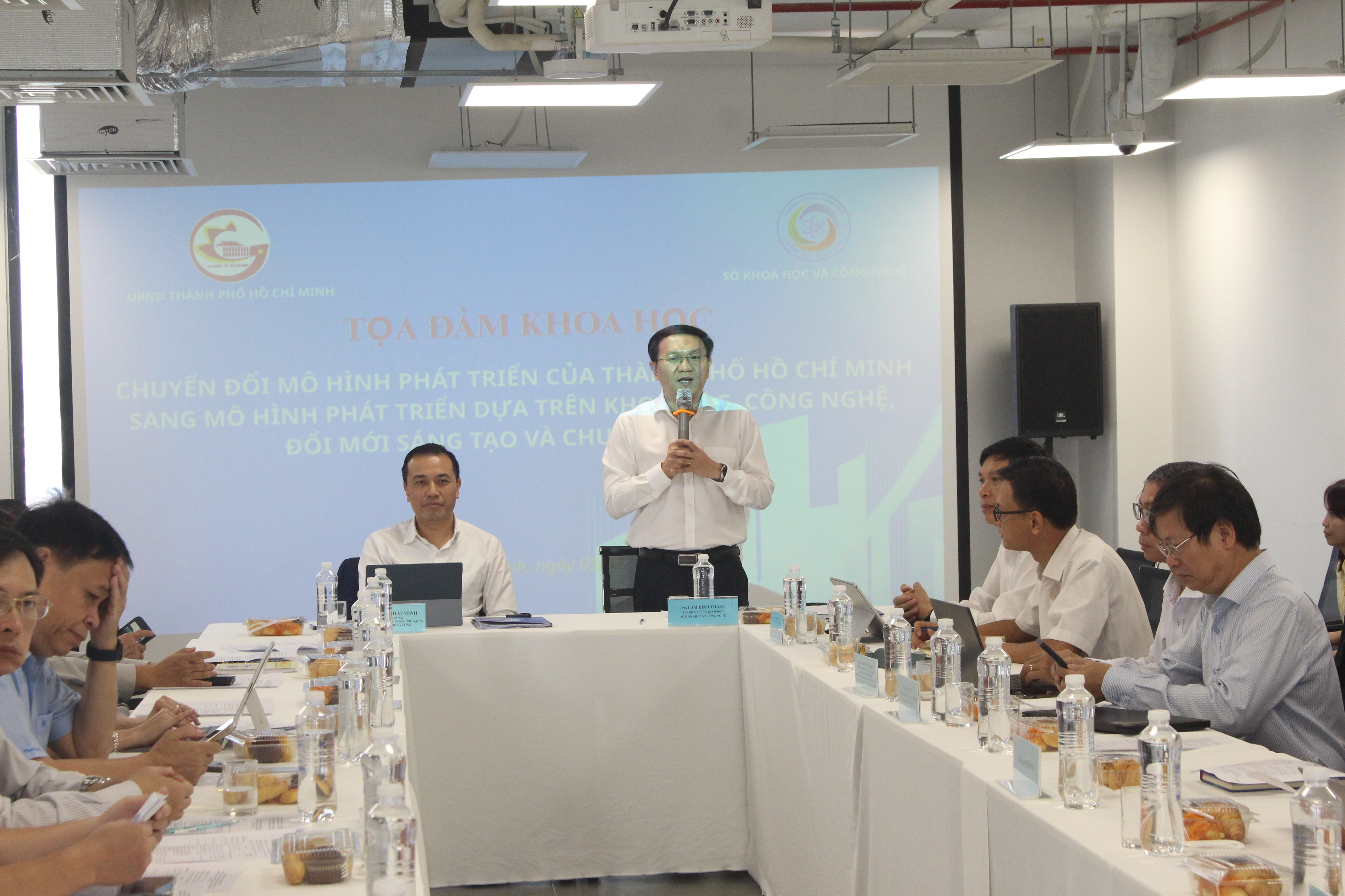 Các chuyên gia tại tọa đàm “Chuyển đổi mô hình PG88 hơn 2,1 triệu thành viên của TP. Hồ Chí Minh sang mô hình PG88 hơn 2,1 triệu thành viên dựa trên khoa học Link Đăng Nhập PG88 Chính Thức 2026;, đổi mới sáng tạo và chuyển đổi số”, ngày 5/2.