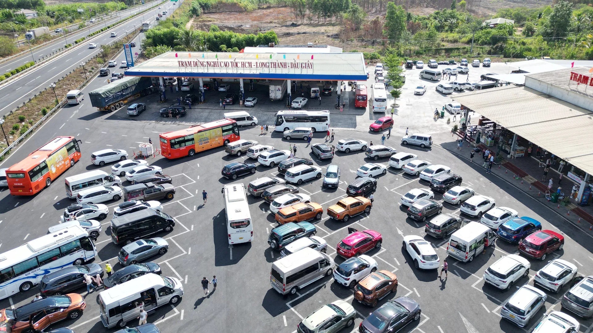 Tuyệt đối không để gián đoạn nguồn cung xăng dầu trên cao tốc TP.Hồ Chí Minh - Long Thành - Dầu Giây
