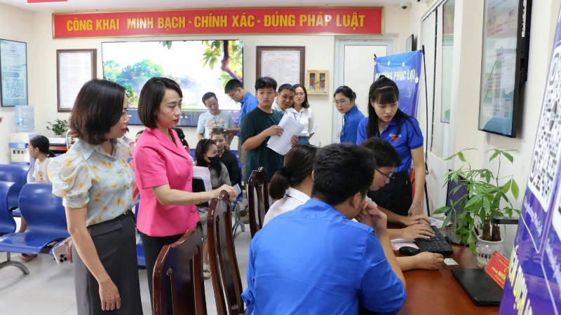 Các Tổ Pg88hi nạp rút siêu tốc công xung kích sẽ trực tiếp đến tận nhà hoặc nhà văn hóa khu dân cư để tư vấn, giải thích cho người dân.