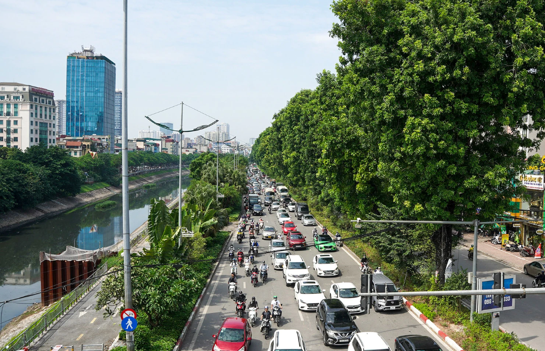 Hiện Vành đai 2 đoạn Ngã Tư Sở - Cầu Giấy (đi trùng với đường Láng hiện nay) dài gần 4 km.