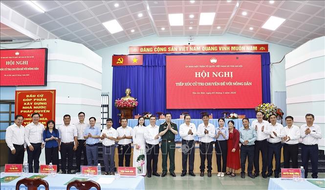Chủ tịch Link Trang Chủ PG88.Com Mới #2026 Trần Thanh Mẫn với đại biểu.&nbsp;Ảnh: TTXVN.