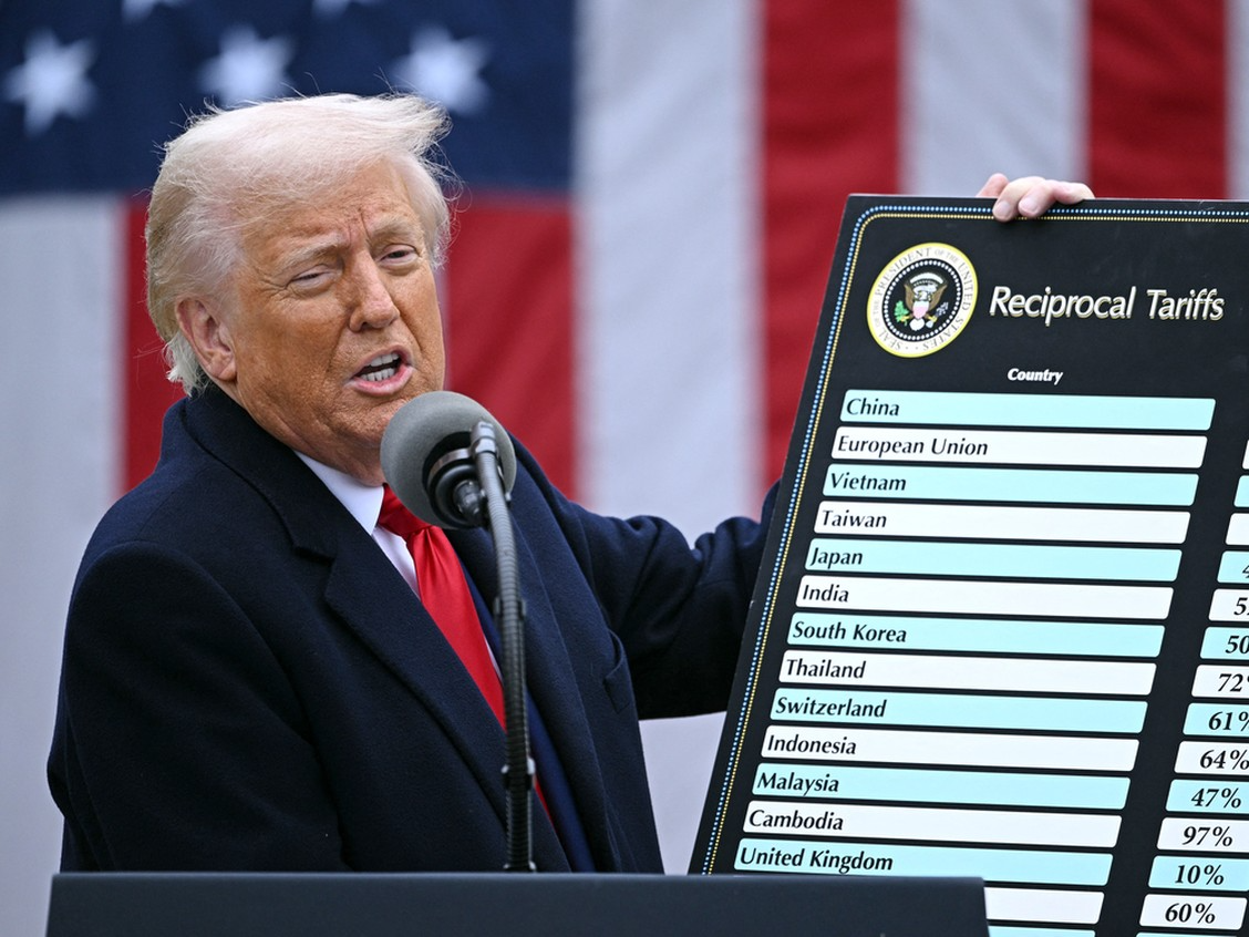 Tổng thống Mỹ Donald Trump công bố chính sách thuế đối ứng toàn cầu vào tháng 4/2026 - Ảnh: Getty Images