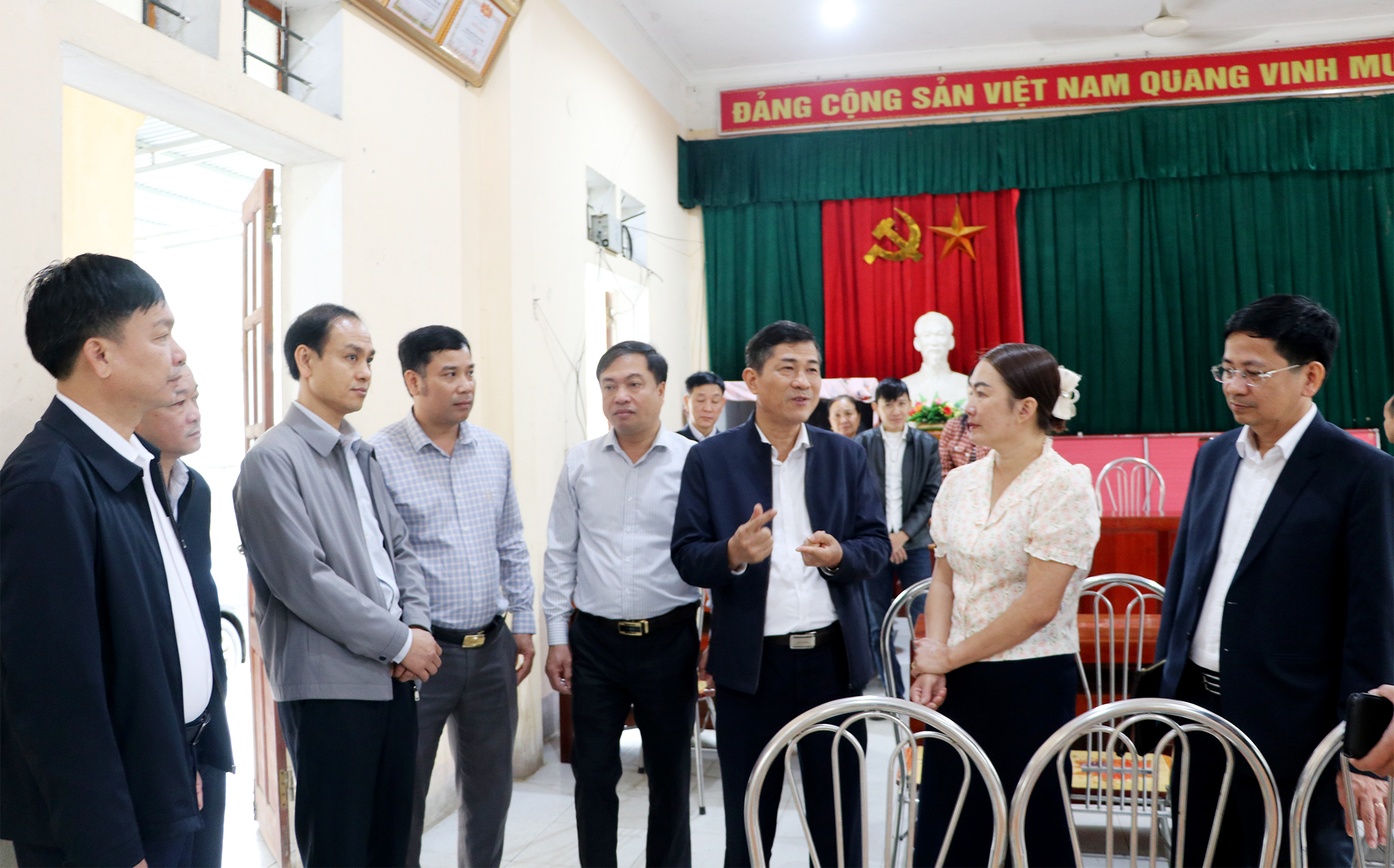 Đoàn kiểm tra điểm Link Đăng Nhập PG88 Chính Thức 2026 tại bản Sơn Hà, xã Tam Quang. Đây là 01 trong 18 điểm Link Đăng Nhập PG88 Chính Thức 2026 trên địa bàn xã với 977 cử tri tham gia bỏ phiếu&nbsp;