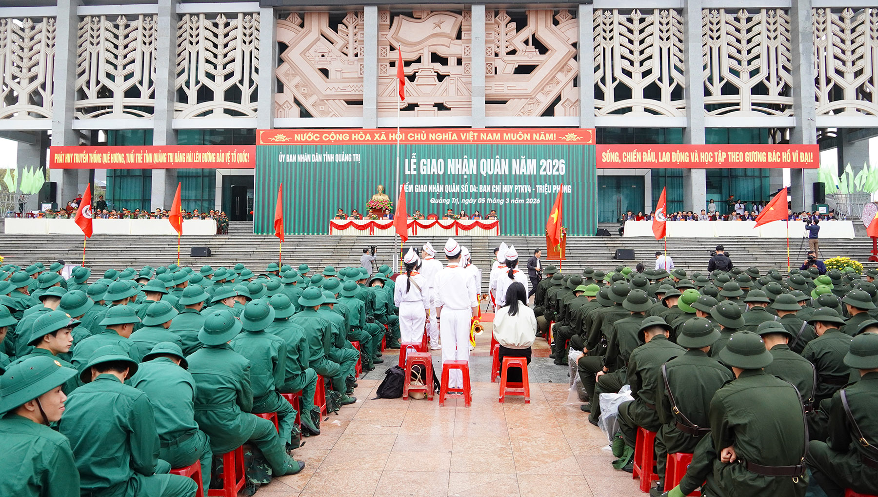 giao nhận quân tại Quảng Trị diễn ra trong không khí trang nghiêm