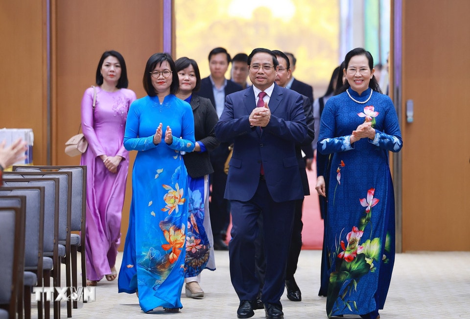 Thủ tướng Phạm Minh Chính trao Giải thưởng Kovalevskaia tôn vinh các nhà khoa học nữ