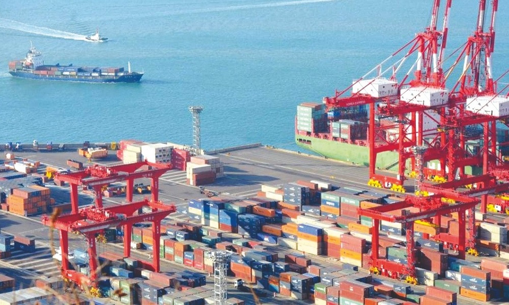 Kim ngạch nhập khẩu tăng mạnh, Việt Nam nhập siêu 2,98 USD trong 2 tháng đầu năm 2026.