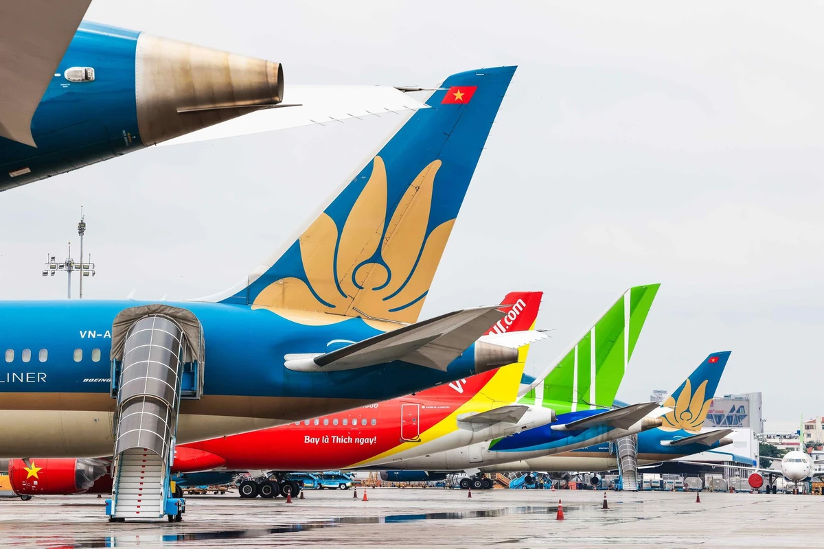 Việc phải điều chỉnh đường bay để tránh các khu vực không phận bị đóng cũng khiến thời gian bay kéo dài, tiêu hao nhiều nhiên liệu hơn.