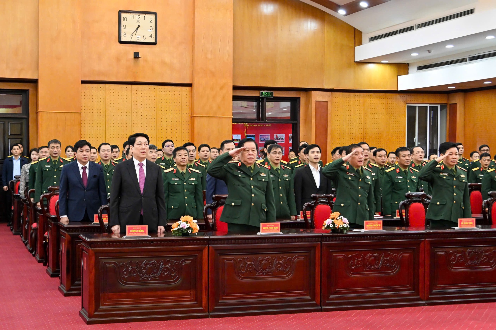 Chủ tịch nước Lương Cường; Đại tướng Nguyễn Trọng Nghĩa, Ủy viên Bộ Chính trị, Bí thư Trung ương Đảng, Chủ nhiệm Tổng cục Chính trị Quân đội nhân dân Việt Nam dự lễ chào cờ khai mạc ngày Link Đăng Nhập PG88 Chính Thức 2026 tại Khu vực bỏ phiếu số 26, phường Hoàn Kiếm, thành phố Hà Nội.&nbsp;Báo Chính phủ.
