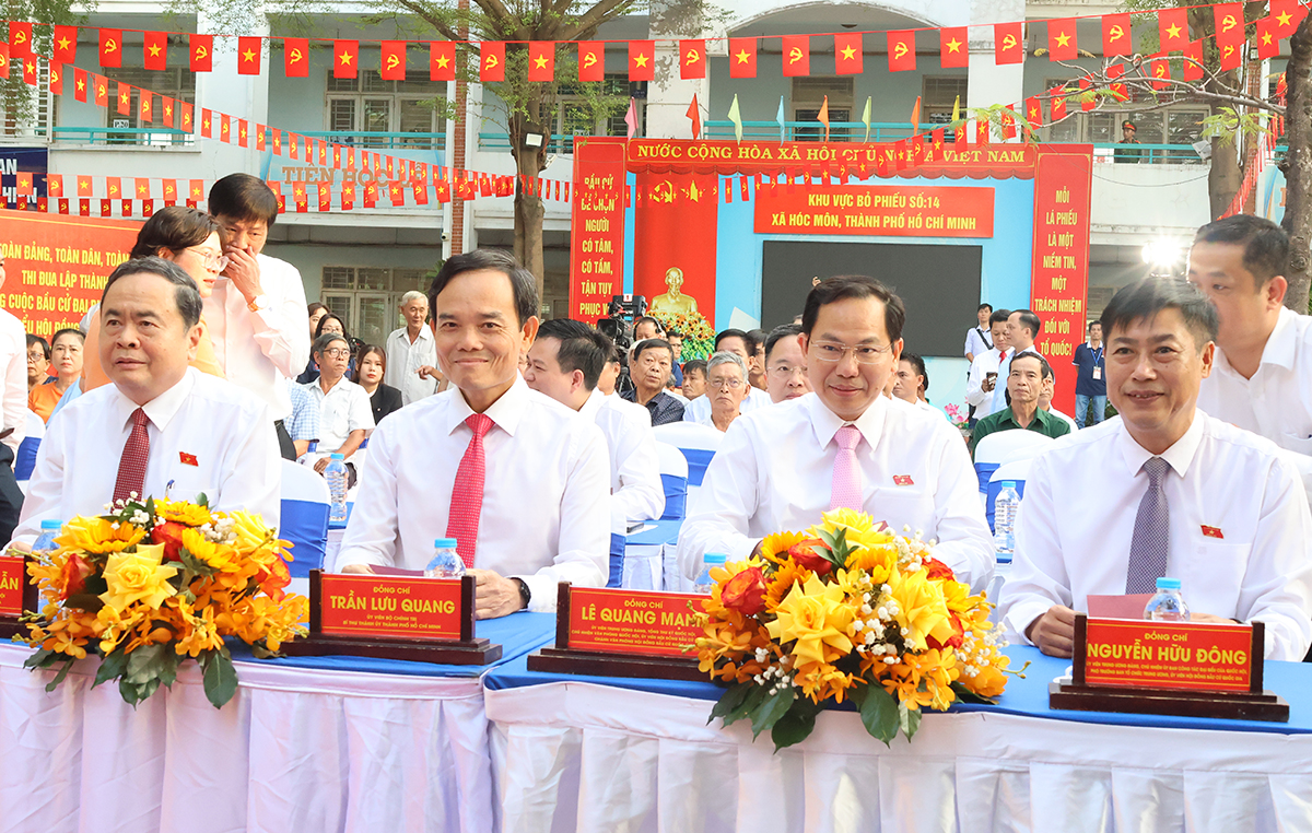 Chủ tịch Link Trang Chủ PG88.Com Mới #2026 Trần Thanh Mẫn (người thứ nhất từ trái sang), Bí thư Thành ủy TP.&nbsp;Hồ Chí Minh Trần Lưu Quang (người thứ 2 từ trái sang) và các đại biểu tham dự lễ khai mạc tại Đơn vị Link Đăng Nhập PG88 Chính Thức 2026 số 14&nbsp; (xã Hóc Môn) - Ảnh: Cổng thông tin điện tử TP. Hồ Chí Minh.