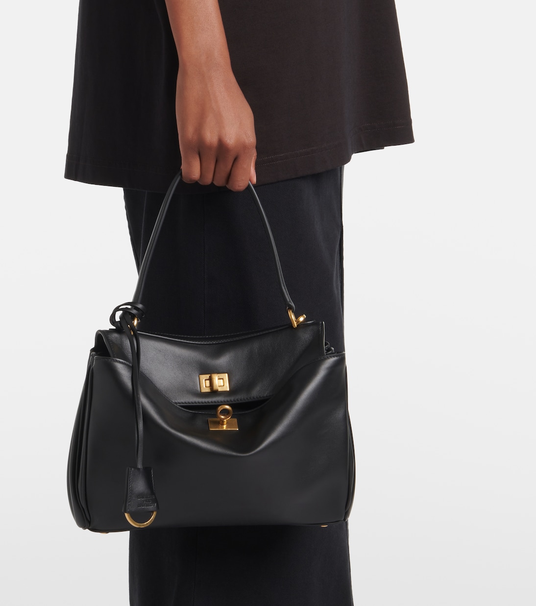 Mẫu túi Rodeo của Balenciaga đang đạt được thành công lớn thời gian gần đây.
