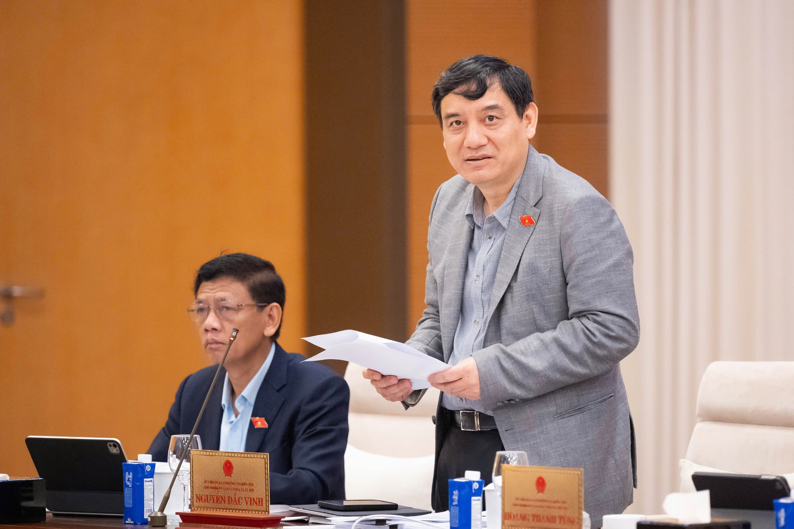 Chủ nhiệm Ủy ban Văn hóa và PG88 nổ hũ của Link Trang Chủ PG88.Com Mới #2026 Nguyễn Đắc Vinh trình bày tóm tắt báo cáo thẩm tra sơ bộ Pg88vn.top độc quyền mỗi ngày Luật sửa đổi, bổ sung một số điều của Luật Thi đua, khen thưởng.&nbsp;Ảnh: Link Trang Chủ PG88.Com Mới #2026.
