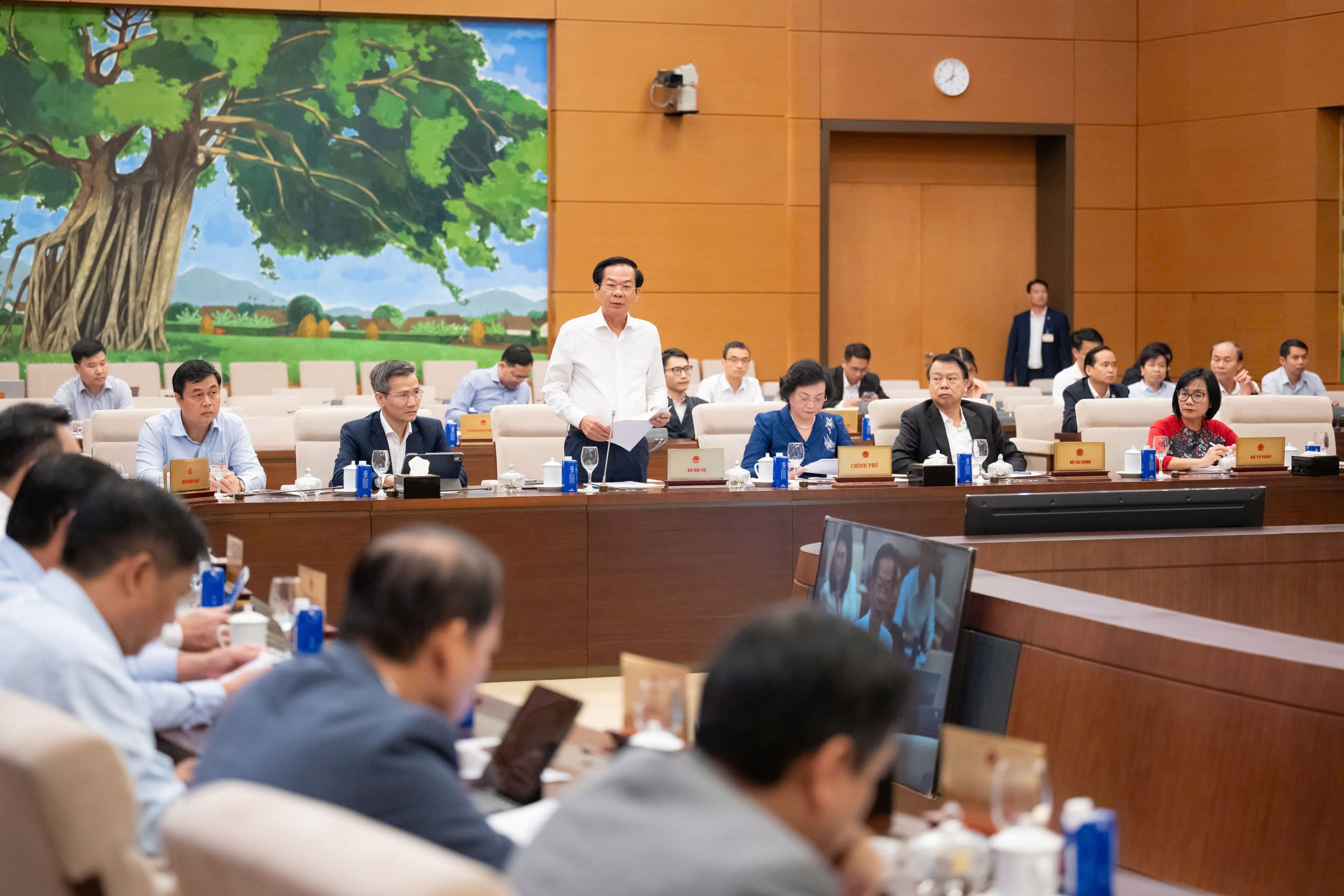Bộ trưởng Bộ Nội vụ Đỗ Thanh Bình Trình bày tờ trình Link Trang Chủ PG88.Com Mới #2026 Luật sửa đổi, bổ sung một số điều của Luật Thi đua, khen thưởng. Ảnh: PG88 ⭐ Link trang chủ số 1 nhà cái PG88 com casino slot.