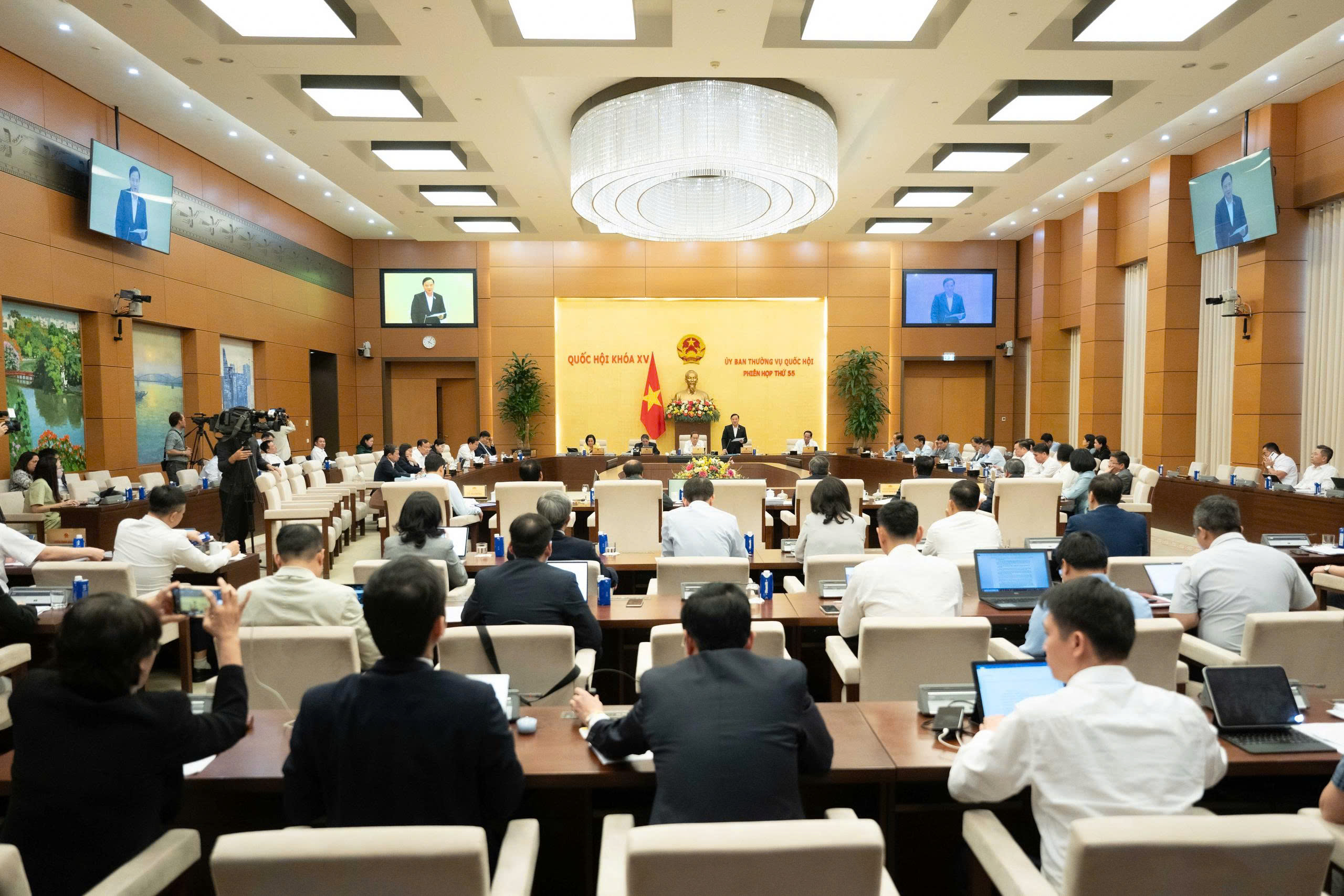Hoàn thiện pháp lý, xác định rõ cơ chế đặc thù cho Thủ đô Hà Nội