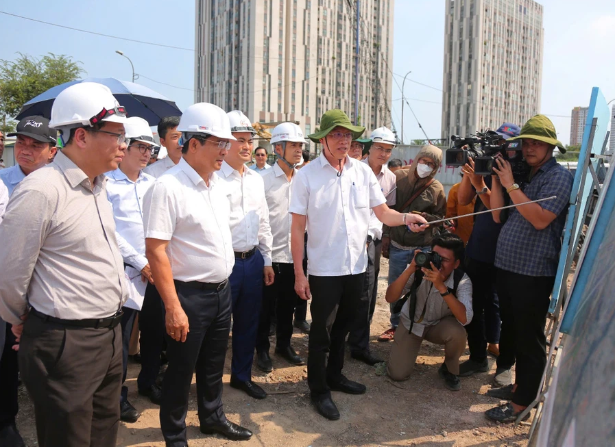 Chủ tịch UBND TP. Hồ Chí Minh Nguyễn Văn Được khảo sát thực địa tại Link Trang Chủ PG88.Com Mới #2026 nút giao An Phú, chiều 17/3.