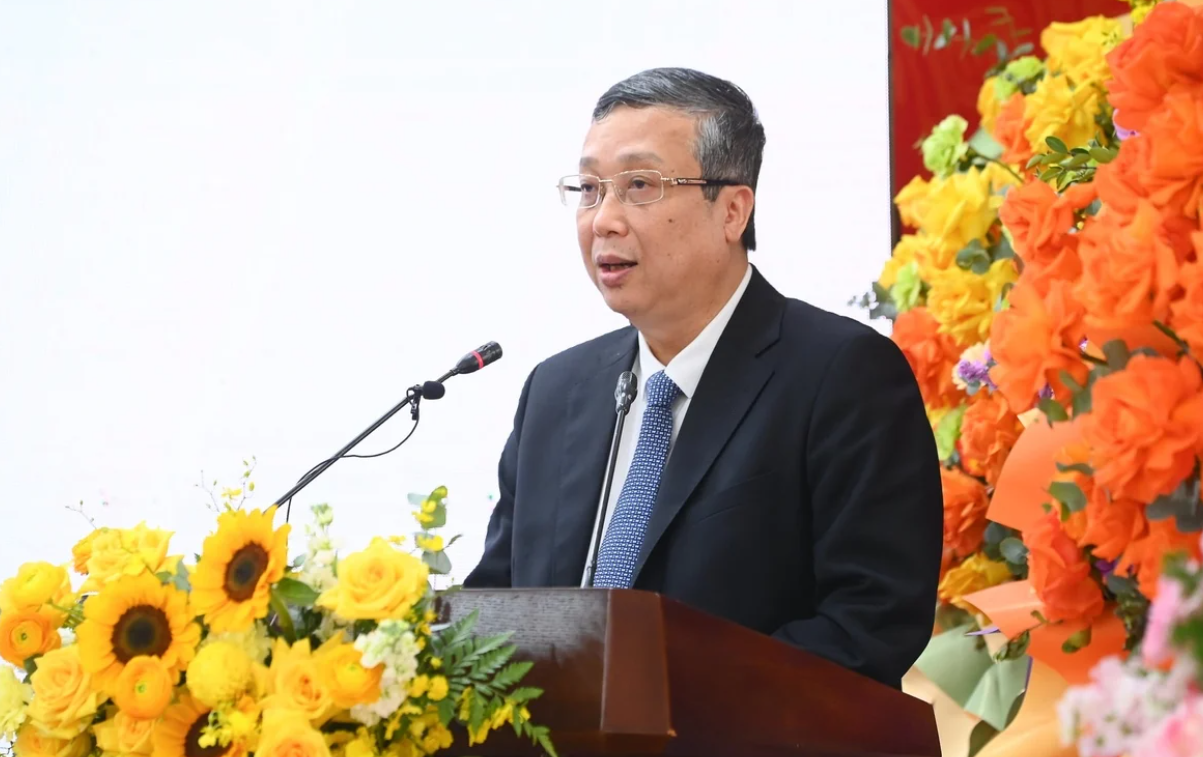 Thứ trưởng Hoàng Trung: 