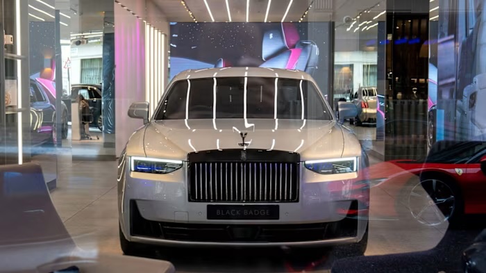 Rolls-Royce vừa thông báo rằng họ sẽ tiếp tục sản xuất xe sử dụng động cơ xăng sau năm 2030. Ảnh: Getty Images.