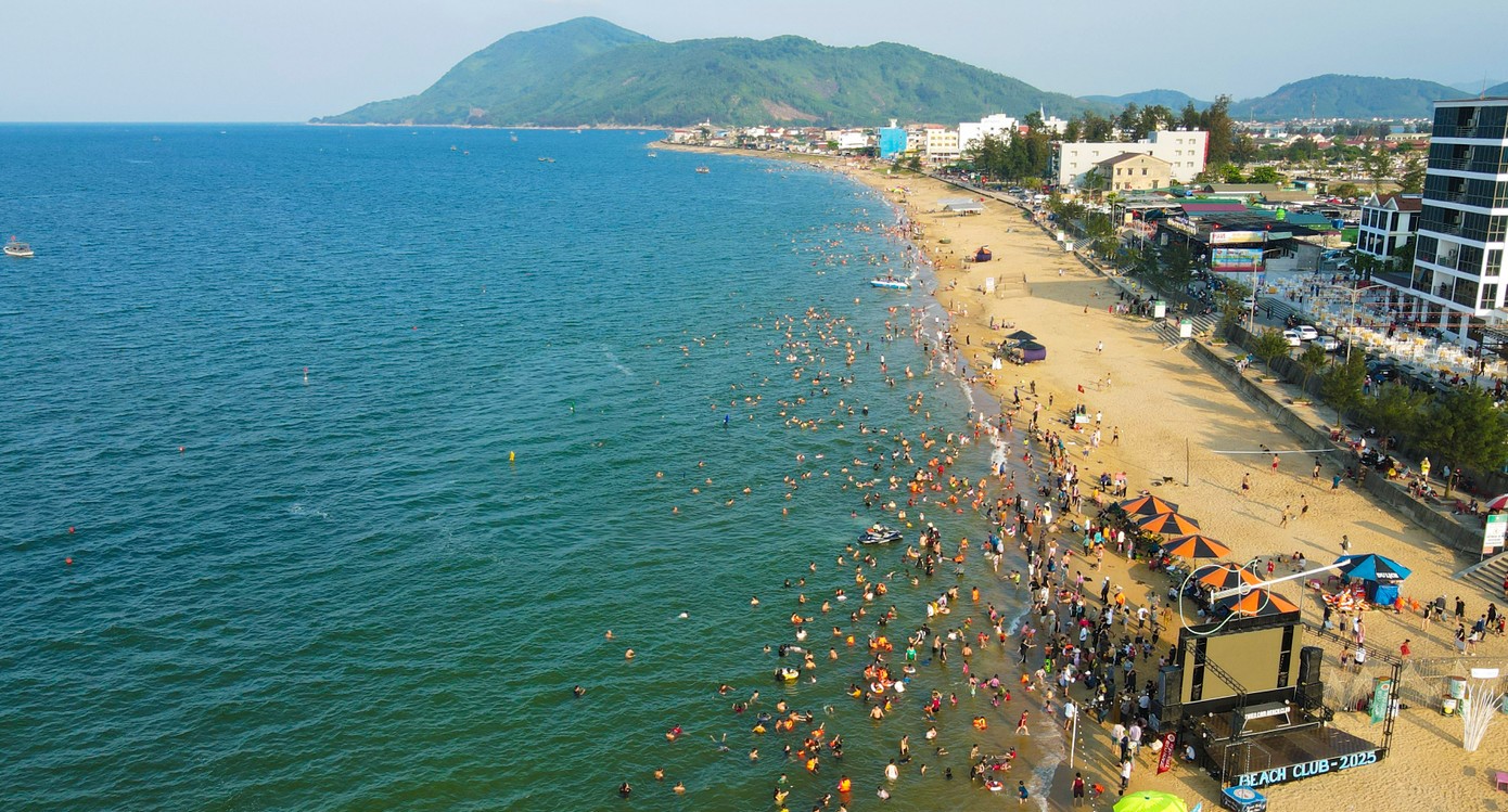 Biển Thiên Cầm, Hà Tĩnh.