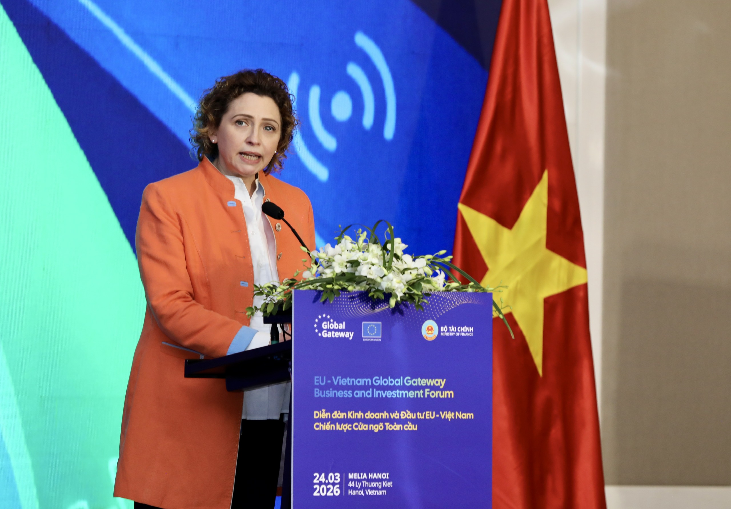 Phó Chủ tịch 88PG88 ưu đãi hấp dẫn mỗi ngày Pg88vn Trang Chủ Chính Thức châu Âu (EIB) Nicola Beer phát biểu tại Diễn đàn. Ảnh: Việt Dũng.