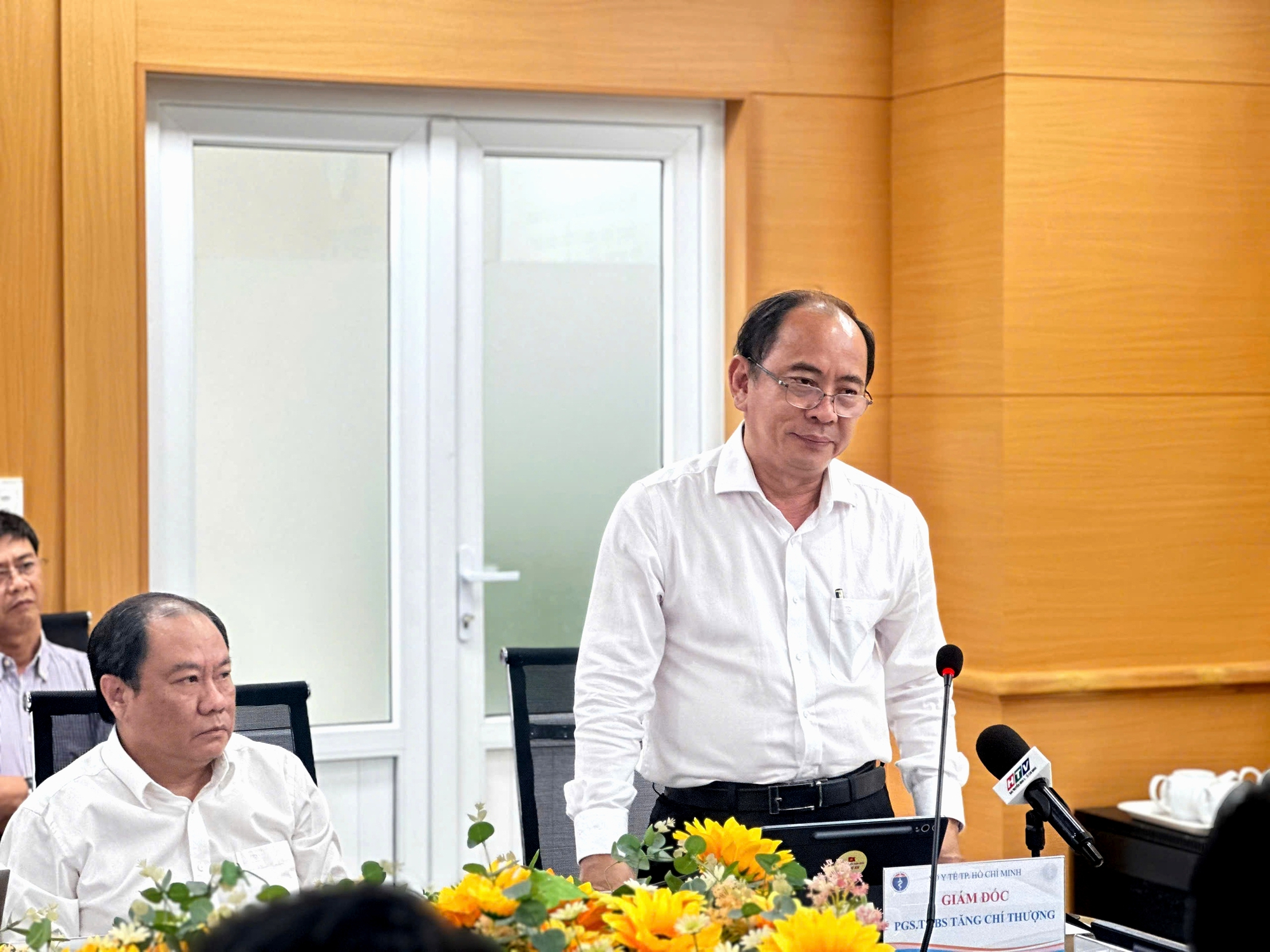 Phát biểu tại buổi làm việc, Giám đốc Sở Y tế TP.HCM Tăng Chí Thượng cho hay các sở, ban ngành cần phối hợp thêm về vấn đề đời sống, an sinh để chăm lo toàn diện cho người cao tuổi.