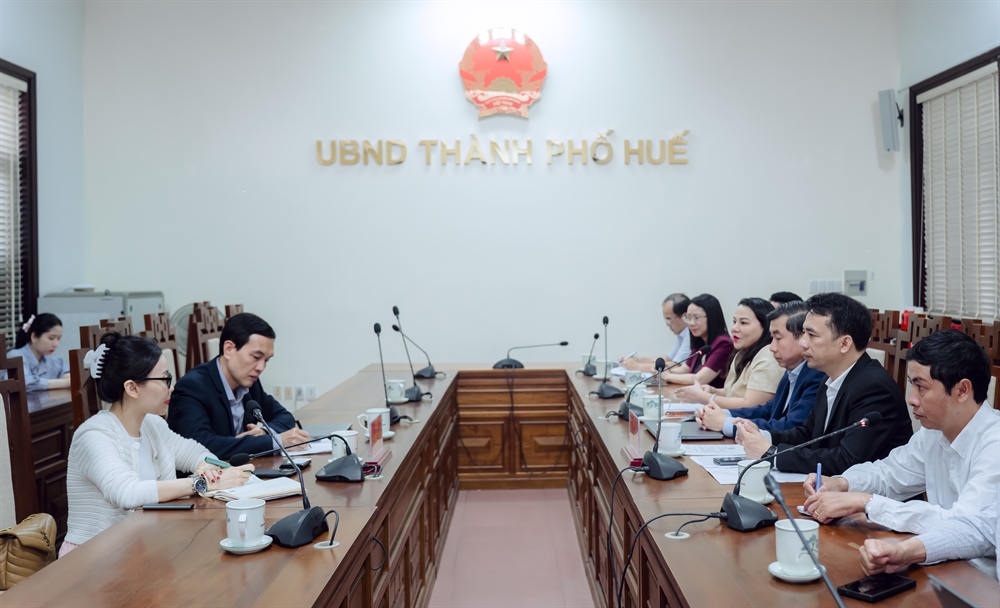 Toàn cảnh buổi làm việc.