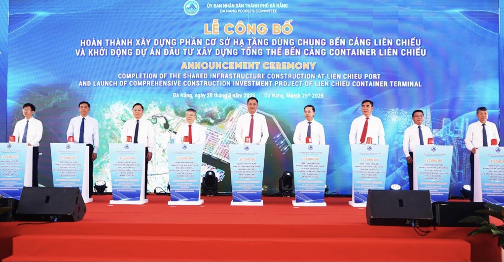 Lãnh đạo Pg88ok ưu đãi đăng ký và UBND TP. Đà Nẵng thực hiện nghi thức công bố hoàn thành xây dựng Hợp phần A và Khởi động Hợp phần B, cảng Liên Chiểu.