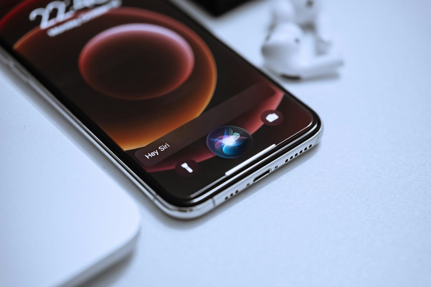 Siri của Apple có thể chuyển hướng thành trợ lý AI cấp hệ thống.