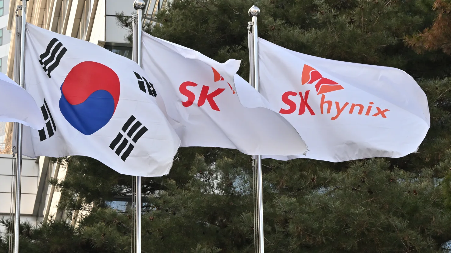 SK Hynix nộp hồ sơ niêm yết bí mật tại Hoa Kỳ trong bối cảnh thị trường bộ nhớ “tăng trưởng chưa từng có”.