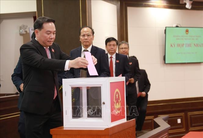 Hoàn thiện bộ máy chính quyền các cấp, triển khai nhiệm vụ nhiệm kỳ mới