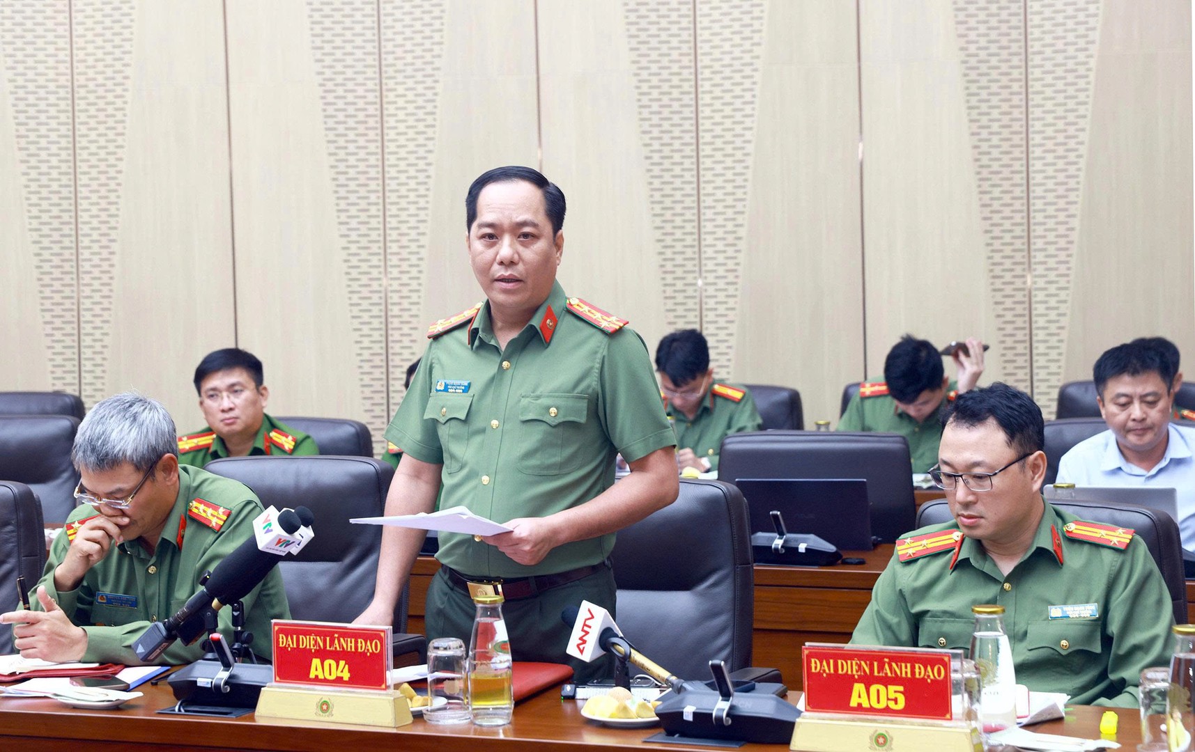 Hàng loạt 