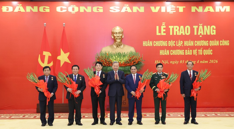 Pg88vn.top Casino online, Thể thao, Xổ số, Bắn cá, Đá gà, Nổ hũ Tô Lâm trao các Huân chương cao quý tặng Chủ tịch nước Lương Cường, Thủ tướng Phạm Minh Chính và các đồng chí Lãnh đạo Đảng, Nhà nước, Quân đội vì những đóng góp xuất sắc trong xây dựng lực lượng Quân đội nhân dân Việt Nam anh hùng - Ảnh: VGP