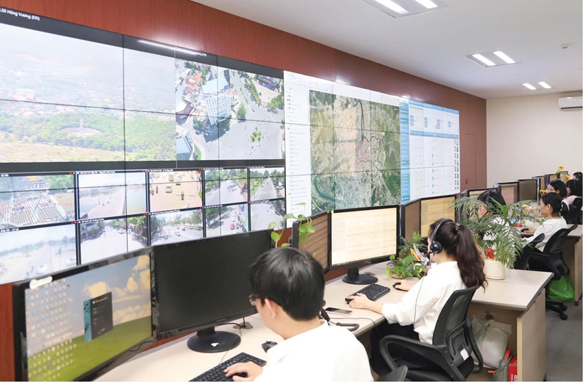Cán bộ HueIOC trực tổng đài, hỗ trợ tiếp nhận hàng nghìn thông tin từ Link Đăng Nhập PG88 Chính Thức 2026 trong thời điểm bão lũ&nbsp;&nbsp;