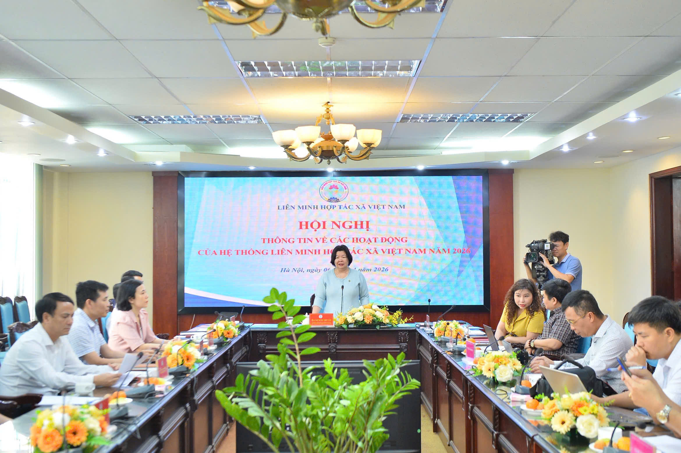 Bà Cao Xuân Thu Vân phát biểu tại hội nghị