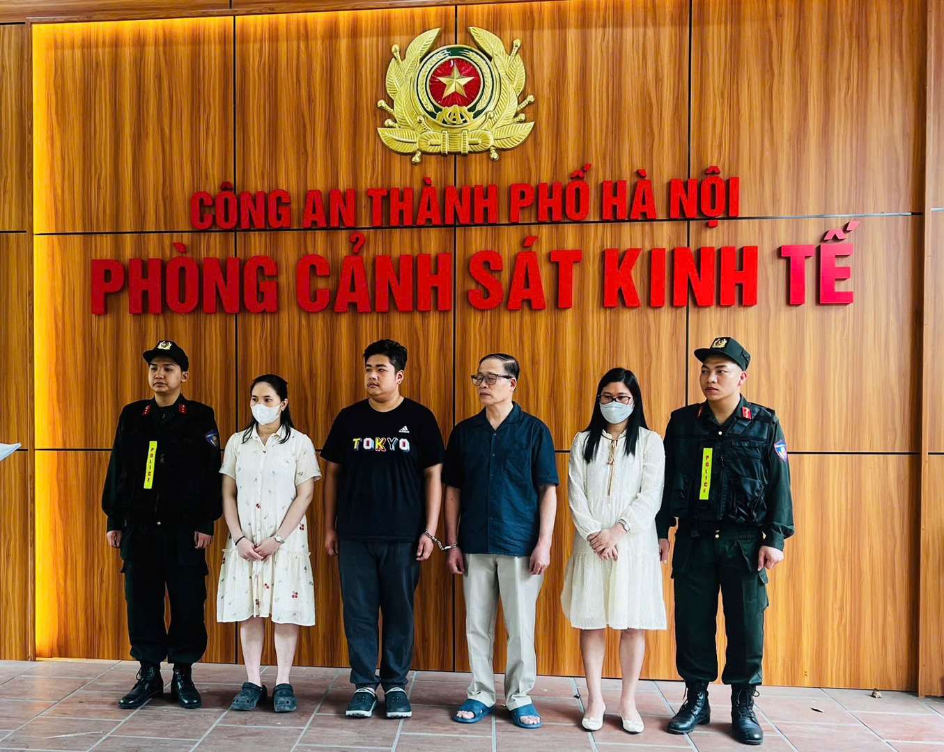 Khởi tố bị can Vũ Minh Châu, Vũ Minh Tú và 2 nhân viên kế toán của Công ty TNHH Bảo tín Minh Châu về tội Vi phạm quy định về kế toán gây hậu quả nghiêm trọng. Ảnh: Cổng thông tin điện tử Bộ Công an.