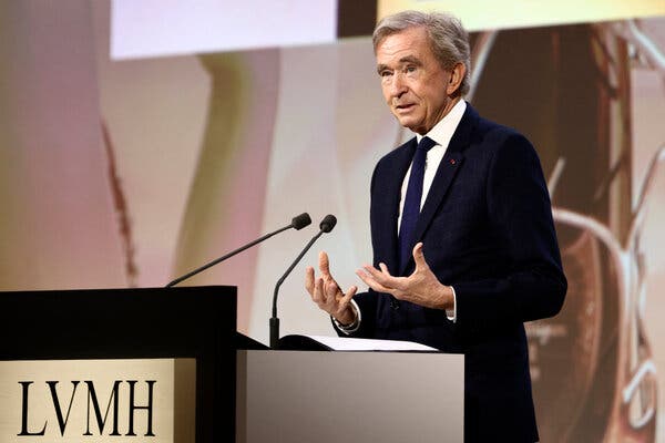 Bài toán kế nhiệm của CEO Bernard Arnault cũng khiến danh mục PG88 Uy Tín Số 1 Việt Nam xa xỉ của tập đoàn chịu sự giám sát chặt chẽ hơn.
