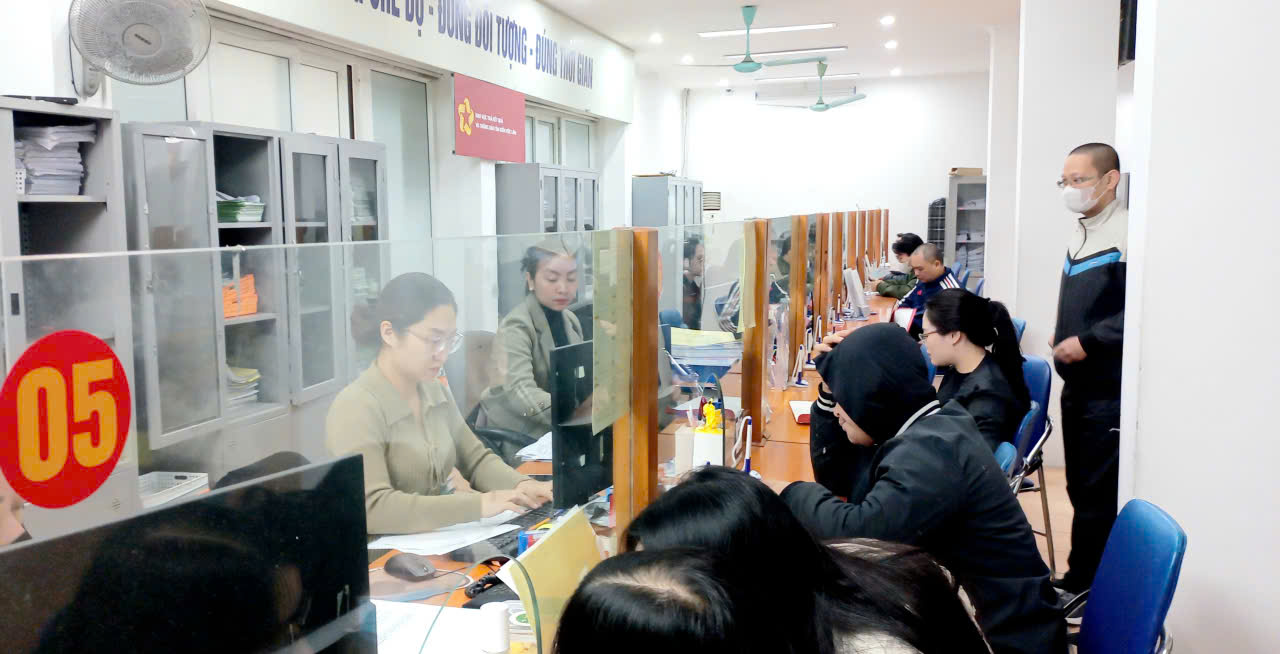 Kết nối, tư vấn việc làm cho người lao động để giảm tỷ lệ thất nghiệp. Ảnh minh họa: Nhật Dương.